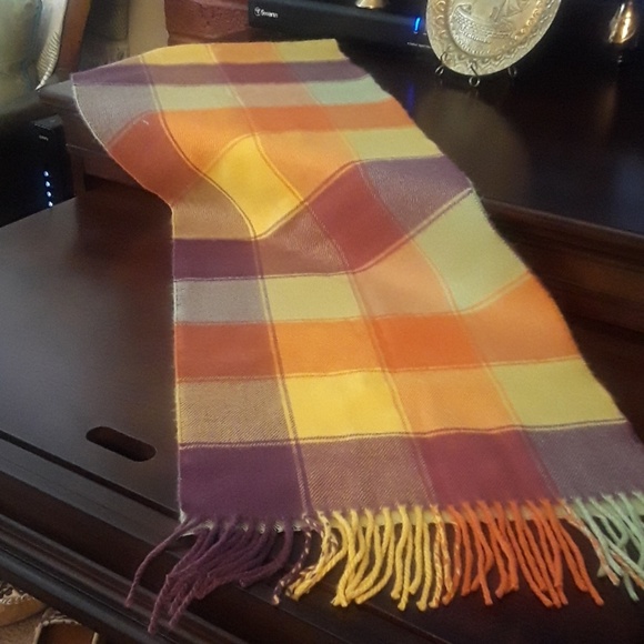 Ladies Scarve - Picture 2 of 3